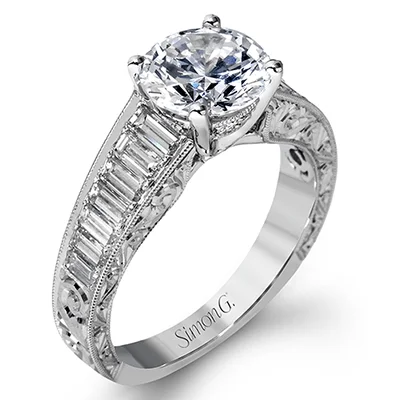 Round-cut Simon-set Engagement Ring in 18k Gold with Diamonds