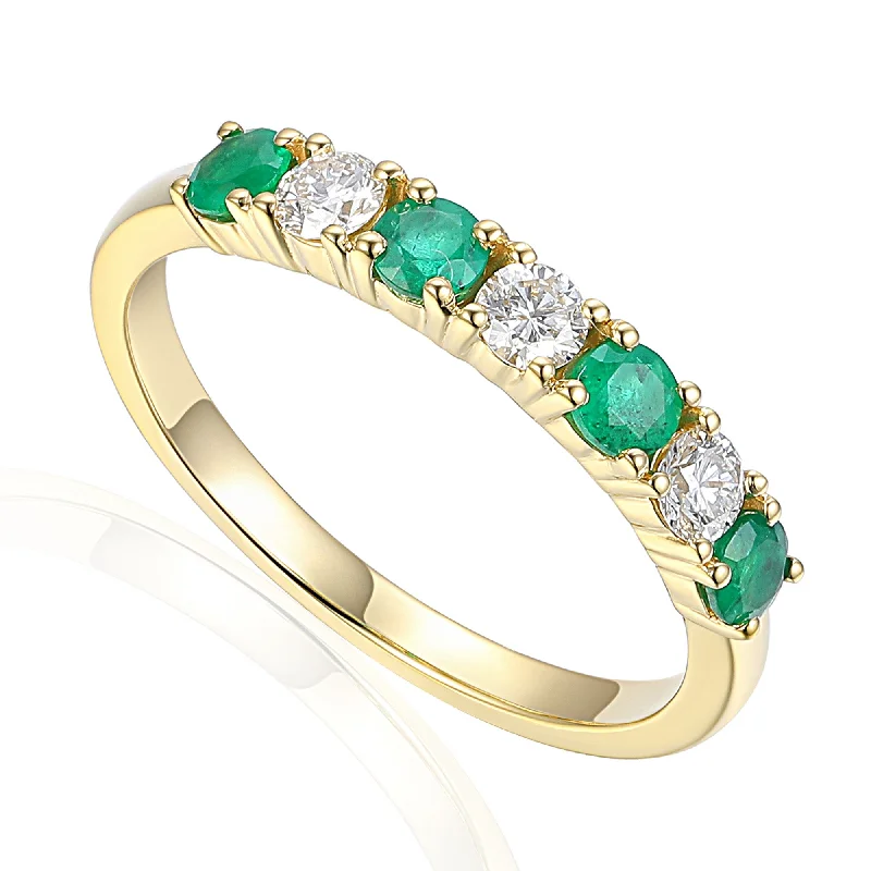 Three - Stone Diamond Rings with Princess - Cut Diamonds18ct Yellow Gold 0.30ct Emerald And 0.19ct Diamond Round Brilliant Cut Seven Stone Ring