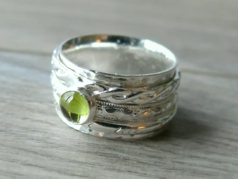 Amethyst Gemstone Rings in a Vintage - Style SettingSilver Peridot ring / Fidget ring / gemstone Spinning ring / Sterling silver spinner ring / worry ring / sterling silver ring