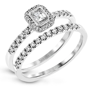 Solitaire Diamond Rings in Platinum SettingsWedding Set in 18k Gold with Diamonds