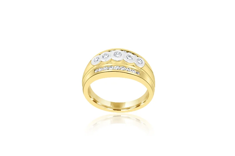 Solitaire Diamond Rings in Platinum Settings18K Yellow Gold Multi-Stone Channel & Bezel Set Diamond Ring