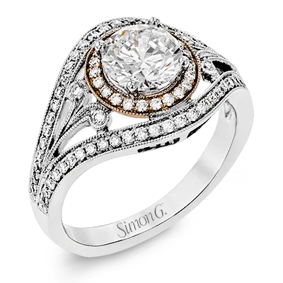 Three - Stone Diamond Rings with Princess - Cut DiamondsEngagement Ring in 18k Gold with Diamonds