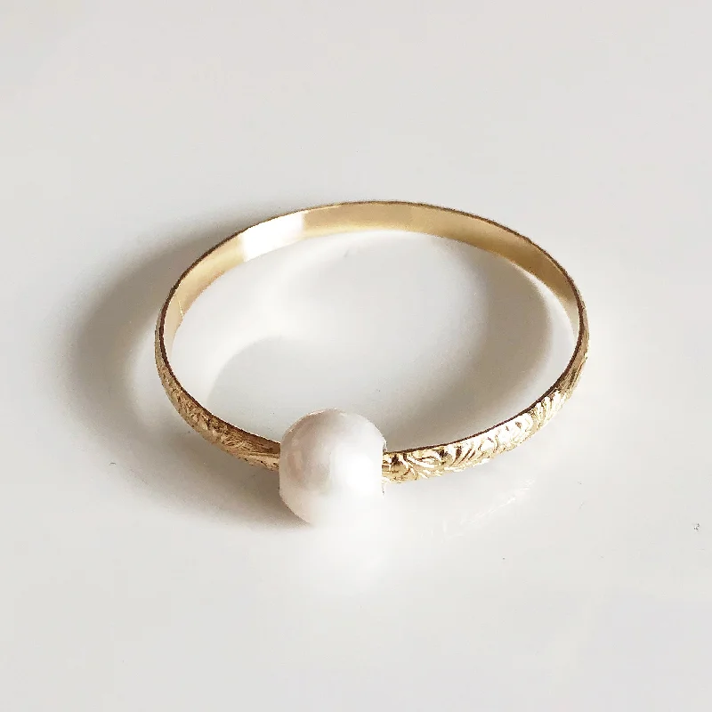 Solid Gold Bangles with Intricate EngravingsBangle GIGI- white fresh water pearl (B409)