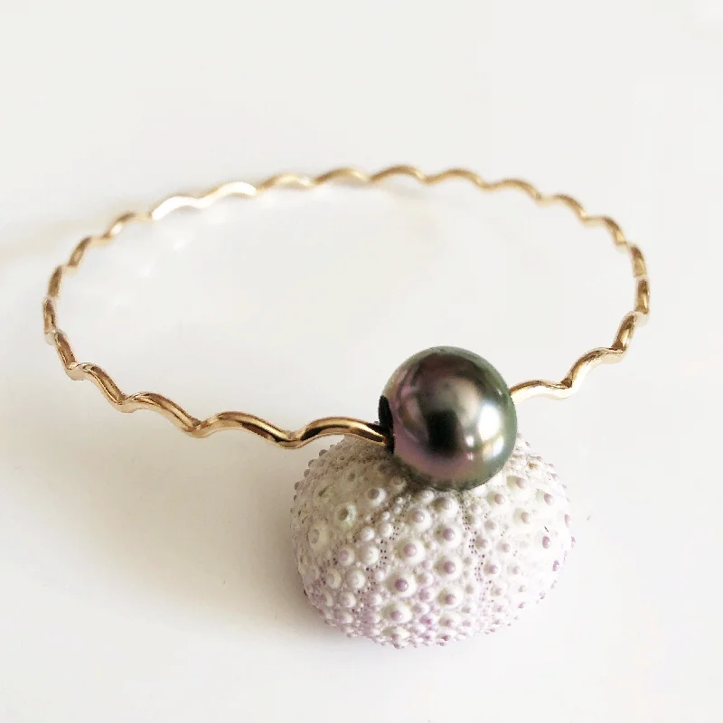 Bangle Bracelets with Birthstone AccentsBangle UNAHI - tahitian pearl (B420)